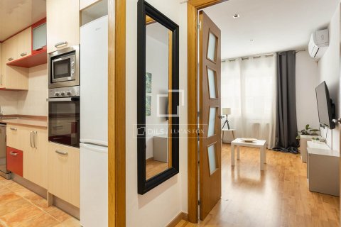 Apartamento de 2 dormitorios en venta en Barcelona, Cataluña, Spain № 8564 - foto 18