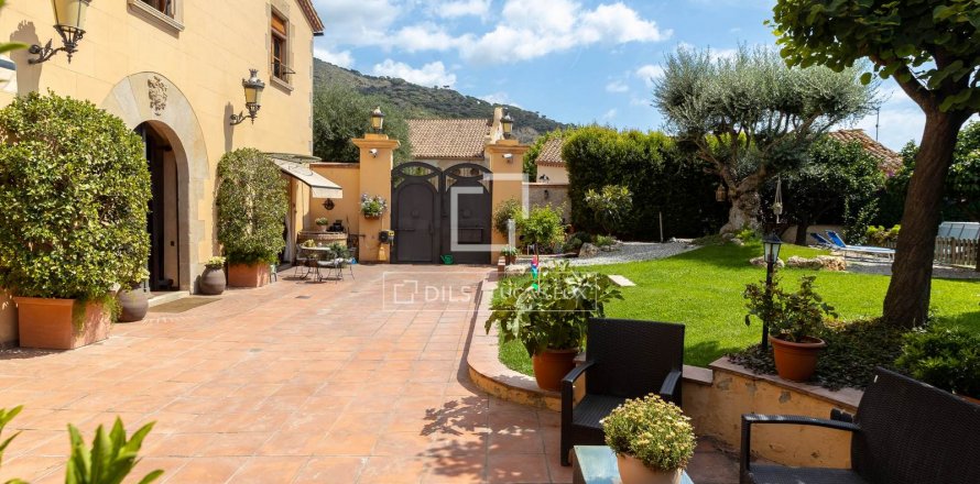Villa de 5 dormitorios en venta en Teia, Barcelona, Cataluña, Spain № 8561