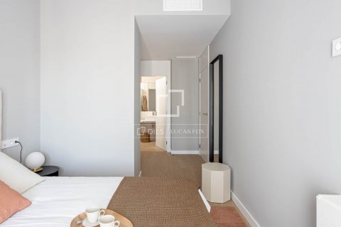 Apartamento de 2 dormitorios en venta en Barcelona, Cataluña, Spain № 8562 - foto 9