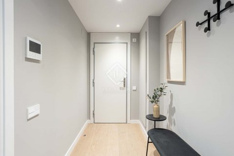 Apartamento de 2 dormitorios en venta en Barcelona, Cataluña, Spain № 8562 - foto 21