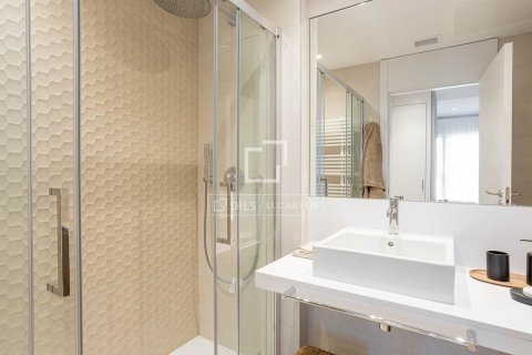 Apartamento de 2 dormitorios en venta en Barcelona, Cataluña, Spain № 8562 - foto 15