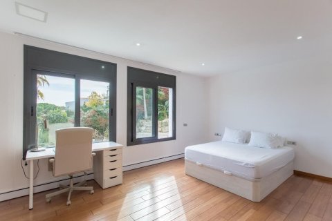 Сasa de 3 dormitorios en venta en Sant Andreu de Llavaneres, Barcelona, Cataluña, Spain № 1819 - foto 16