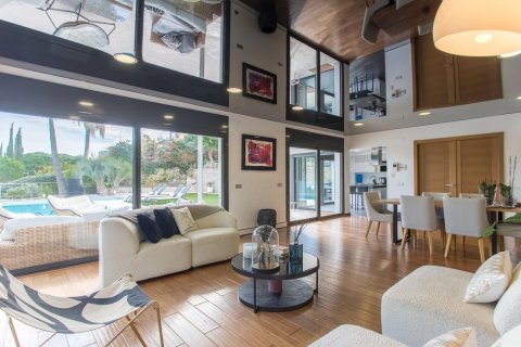 Сasa de 3 dormitorios en venta en Sant Andreu de Llavaneres, Barcelona, Cataluña, Spain № 1819 - foto 3