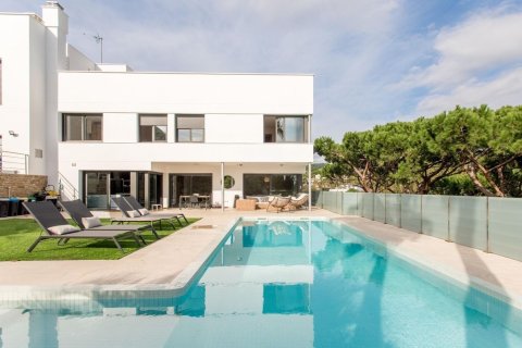 Сasa de 3 dormitorios en venta en Sant Andreu de Llavaneres, Barcelona, Cataluña, Spain № 1819 - foto 2