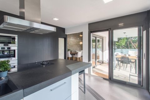 Сasa de 3 dormitorios en venta en Sant Andreu de Llavaneres, Barcelona, Cataluña, Spain № 1819 - foto 9