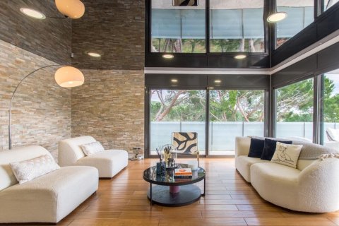 Сasa de 3 dormitorios en venta en Sant Andreu de Llavaneres, Barcelona, Cataluña, Spain № 1819 - foto 4