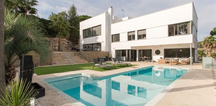 Сasa de 3 dormitorios en venta en Sant Andreu de Llavaneres, Barcelona, Cataluña, Spain № 1819
