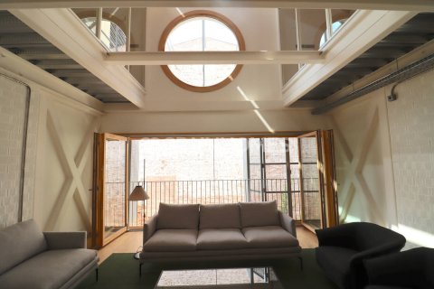 Villa de 2 dormitorios en venta en Barcelona, Cataluña, Spain № 1109 - foto 7