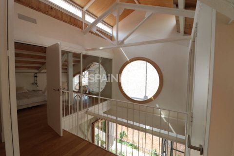 Villa de 2 dormitorios en venta en Barcelona, Cataluña, Spain № 1109 - foto 13
