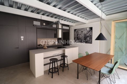 Villa de 2 dormitorios en venta en Barcelona, Cataluña, Spain № 1109 - foto 10