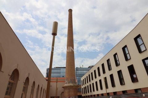 Villa de 2 dormitorios en venta en Barcelona, Cataluña, Spain № 1109 - foto 2