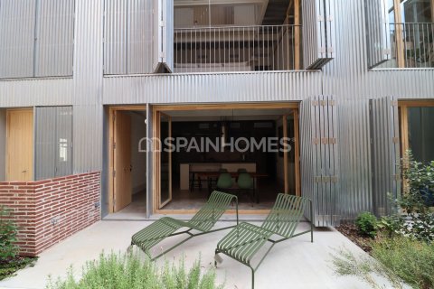 Villa de 2 dormitorios en venta en Barcelona, Cataluña, Spain № 1109 - foto 19