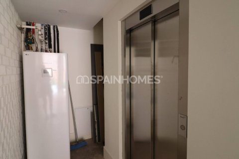 Villa de 2 dormitorios en venta en Barcelona, Cataluña, Spain № 1109 - foto 16