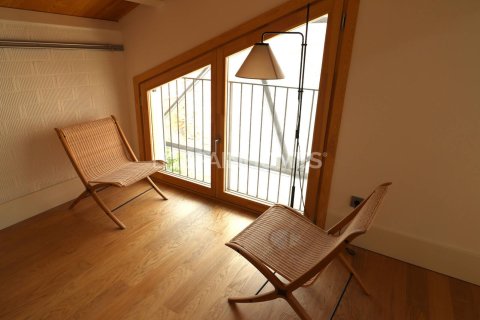 Villa de 2 dormitorios en venta en Barcelona, Cataluña, Spain № 1109 - foto 14