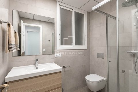 Apartamento de 3 dormitorios en venta en Barcelona, Cataluña, Spain № 6610 - foto 24
