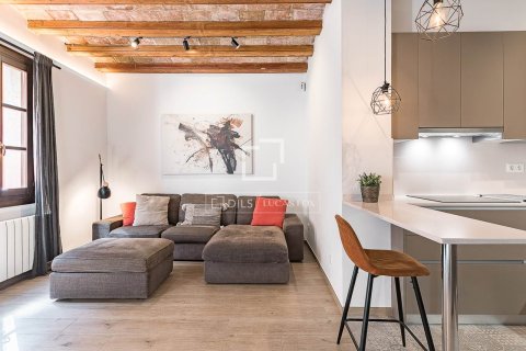 Apartamento de 3 dormitorios en venta en Barcelona, Cataluña, Spain № 6610