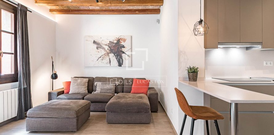 Apartamento de 3 dormitorios en venta en Barcelona, Cataluña, Spain № 6610