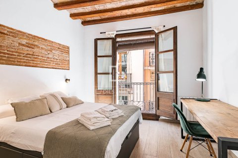 Apartamento de 3 dormitorios en venta en Barcelona, Cataluña, Spain № 6610 - foto 5