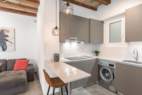 Apartamento de 3 dormitorios en venta en Barcelona, Cataluña, Spain № 6610 - foto 6