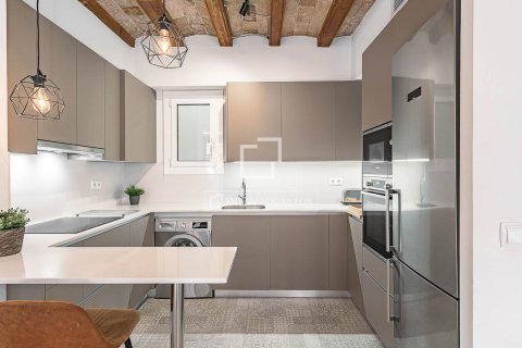 Apartamento de 3 dormitorios en venta en Barcelona, Cataluña, Spain № 6610 - foto 2