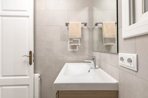 Apartamento de 3 dormitorios en venta en Barcelona, Cataluña, Spain № 6610 - foto 22