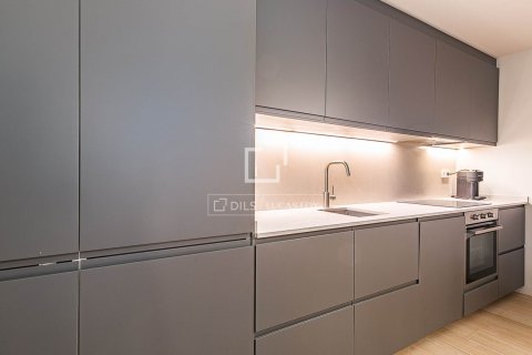Apartamento de 4 dormitorios en venta en Barcelona, Cataluña, Spain № 6611 - foto 20