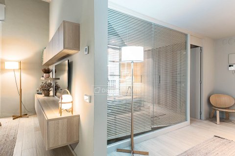 Apartamento de 4 dormitorios en venta en Barcelona, Cataluña, Spain № 6611 - foto 17