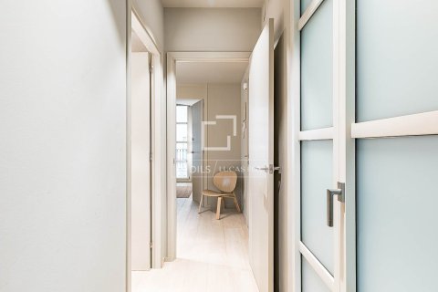Apartamento de 4 dormitorios en venta en Barcelona, Cataluña, Spain № 6611 - foto 10