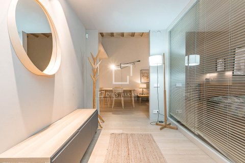 Apartamento de 4 dormitorios en venta en Barcelona, Cataluña, Spain № 6611 - foto 4