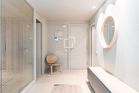 Apartamento de 4 dormitorios en venta en Barcelona, Cataluña, Spain № 6611 - foto 18