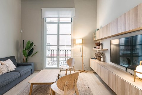 Apartamento de 4 dormitorios en venta en Barcelona, Cataluña, Spain № 6611 - foto 3