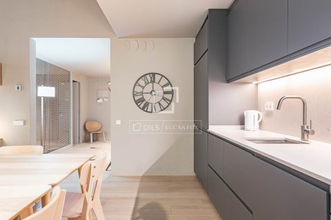 Apartamento de 4 dormitorios en venta en Barcelona, Cataluña, Spain № 6611 - foto 21