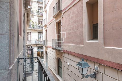 Apartamento de 4 dormitorios en venta en Barcelona, Cataluña, Spain № 6611 - foto 16