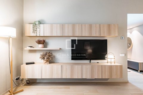 Apartamento de 4 dormitorios en venta en Barcelona, Cataluña, Spain № 6611 - foto 23