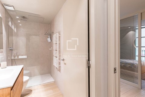 Apartamento de 4 dormitorios en venta en Barcelona, Cataluña, Spain № 6611 - foto 7