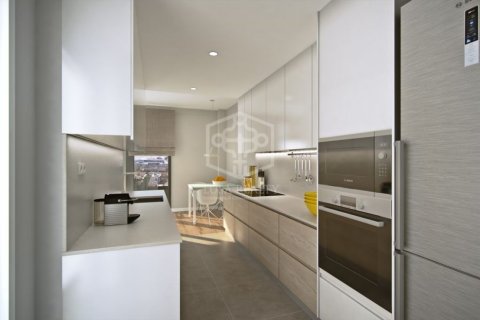 Apartamento de 3 dormitorios en venta en Barcelona, Cataluña, Spain № 954 - foto 3