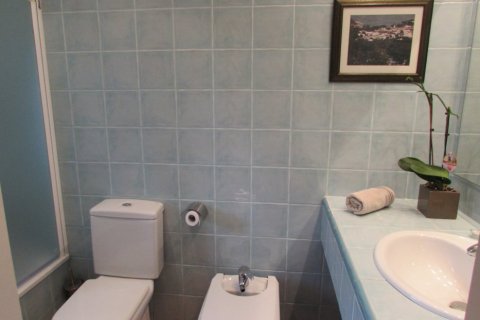 Villa de 2 dormitorios en venta en Blanes, Gerona, Cataluña, Spain № 951 - foto 18