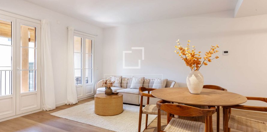 Apartamento de 3 dormitorios en venta en Barcelona, Cataluña, Spain № 6290