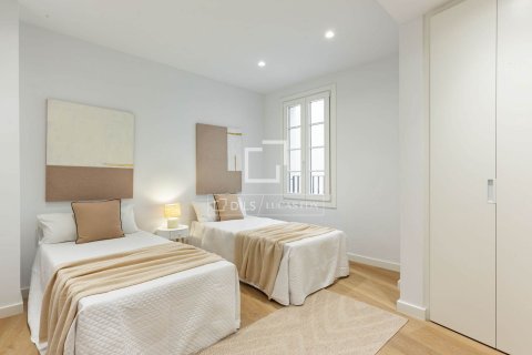 Apartamento de 3 dormitorios en venta en Barcelona, Cataluña, Spain № 6290 - foto 15
