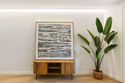 Apartamento de 3 dormitorios en venta en Barcelona, Cataluña, Spain № 6290 - foto 4
