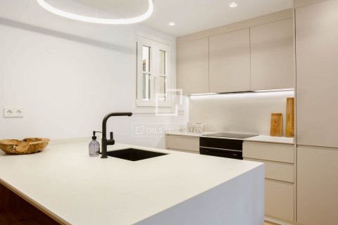 Apartamento de 3 dormitorios en venta en Barcelona, Cataluña, Spain № 6290 - foto 7