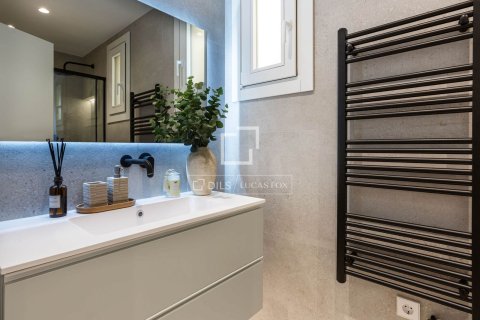 Apartamento de 3 dormitorios en venta en Barcelona, Cataluña, Spain № 6290 - foto 17
