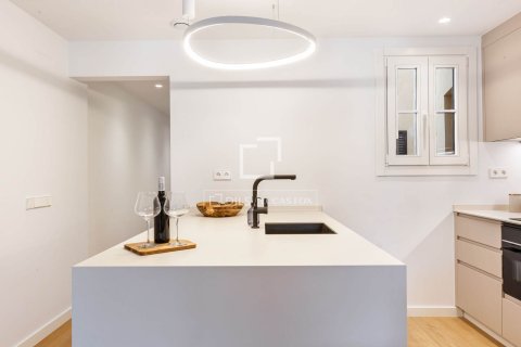 Apartamento de 3 dormitorios en venta en Barcelona, Cataluña, Spain № 6290 - foto 6