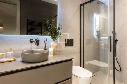 Apartamento de 3 dormitorios en venta en Barcelona, Cataluña, Spain № 6290 - foto 12
