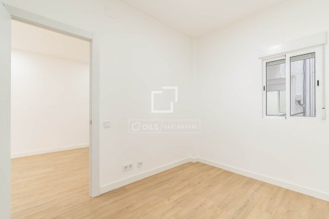 Apartamento de 3 dormitorios en venta en Barcelona, Cataluña, Spain № 6289 - foto 11