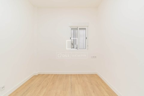 Apartamento de 3 dormitorios en venta en Barcelona, Cataluña, Spain № 6289 - foto 13
