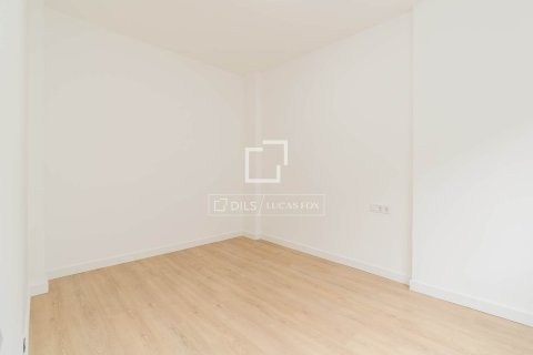 Apartamento de 3 dormitorios en venta en Barcelona, Cataluña, Spain № 6289 - foto 16