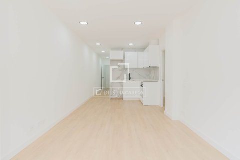Apartamento de 3 dormitorios en venta en Barcelona, Cataluña, Spain № 6289 - foto 6