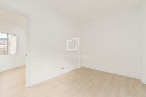 Apartamento de 3 dormitorios en venta en Barcelona, Cataluña, Spain № 6289 - foto 18