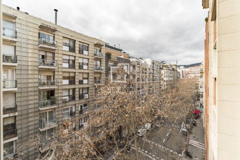 Apartamento de 3 dormitorios en venta en Barcelona, Cataluña, Spain № 6289 - foto 20